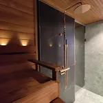 Cosy - Two Bedrooms, Sauna And Free Parking, Wi-fi Appartamento *