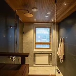 Cosy - Two Bedrooms, Sauna And Free Parking, Wi-fi Appartamento