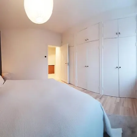 Cosy - Two Bedrooms, Sauna And Free Parking, Wi-fi 아파트