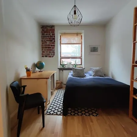 Cosy - Two Bedrooms, Sauna And Free Parking, Wi-fi *