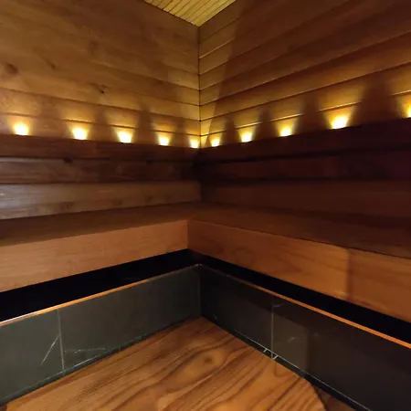 Daire Cosy - Two Bedrooms, Sauna And Free Parking, Wi-fi