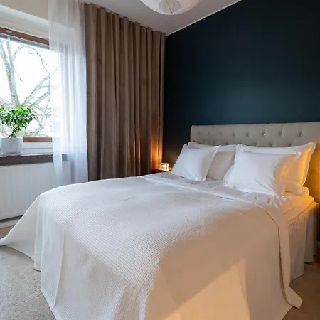 Cosy - Two Bedrooms, Sauna And Free Parking, Wi-fi Daire