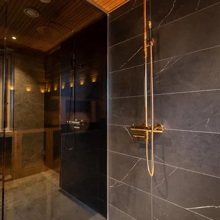 Daire Cosy - Two Bedrooms, Sauna And Free Parking, Wi-fi