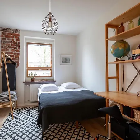 Cosy - Two Bedrooms, Sauna And Free Parking, Wi-fi