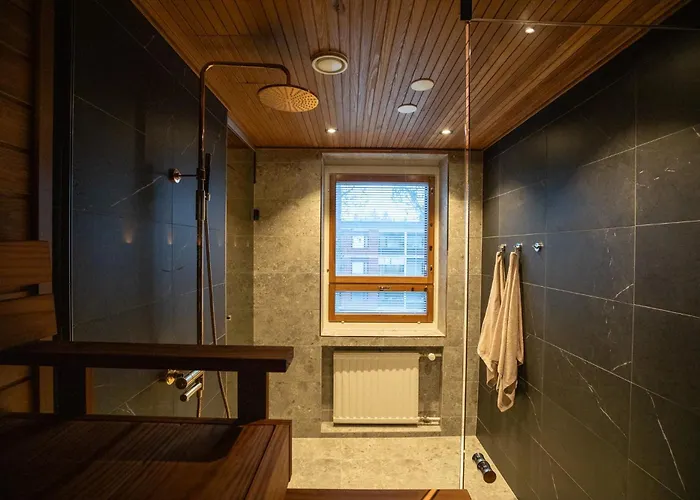 Cosy - Two Bedrooms, Sauna And Free Parking, Wi-fi 公寓